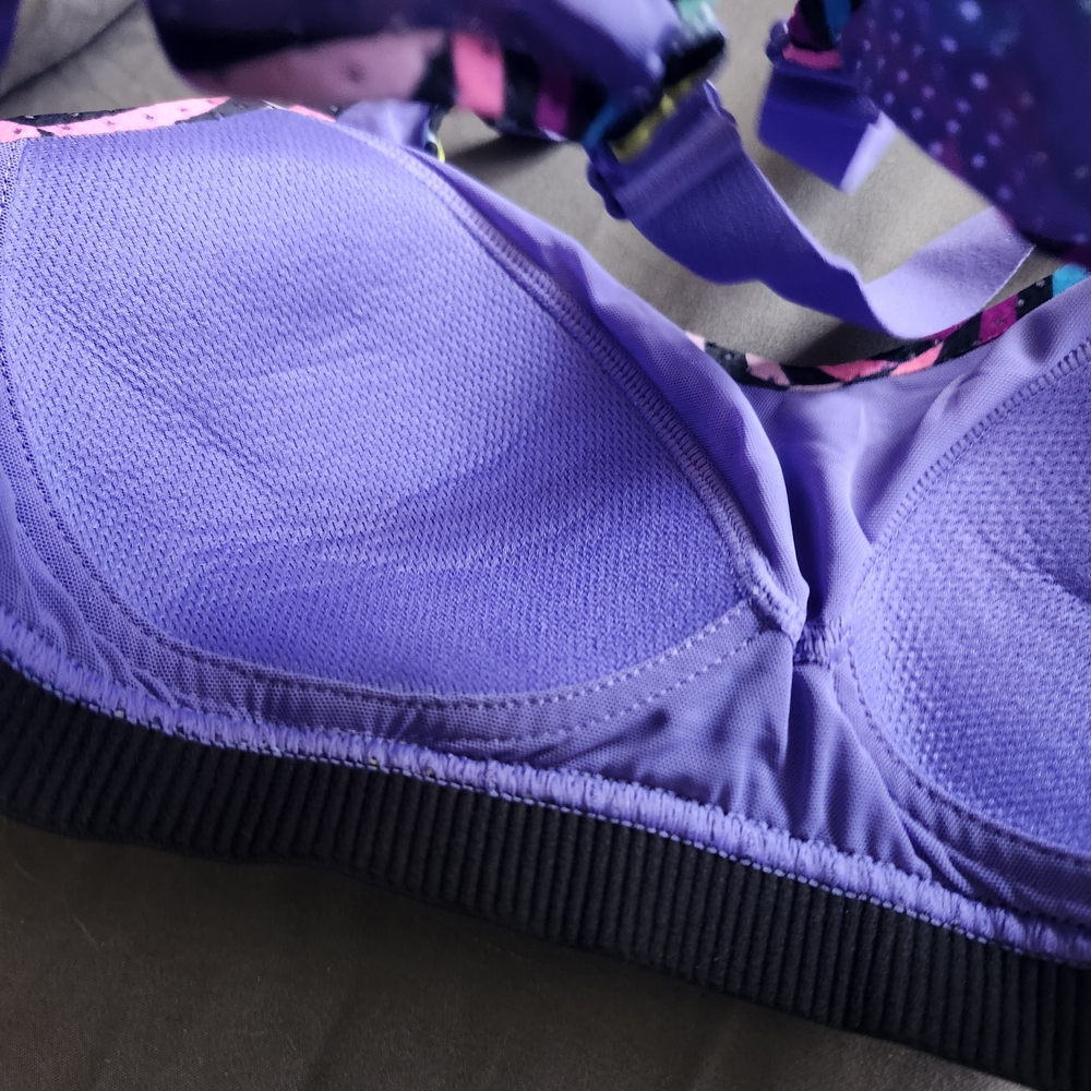 Victorias Secret 32B Sports Bra Geometric Print VSX Sport Pullover Wireless - Picture 5 of 5